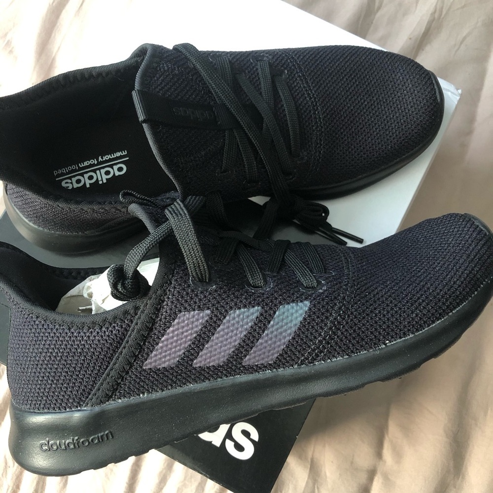 Adidas Women’s Cloudfoam black 7.5